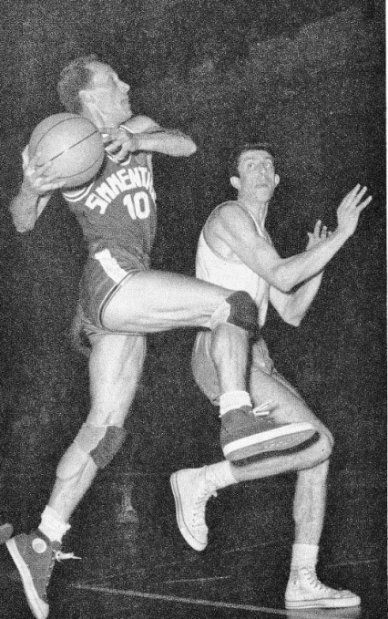 Riminucci in entrata a canestro